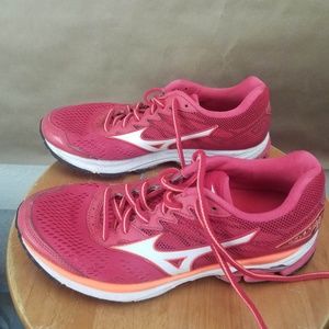 Red Mizuno Wave Riders Sneakers SZ 7